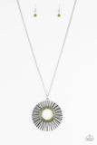 Chichly Centered Green Necklace